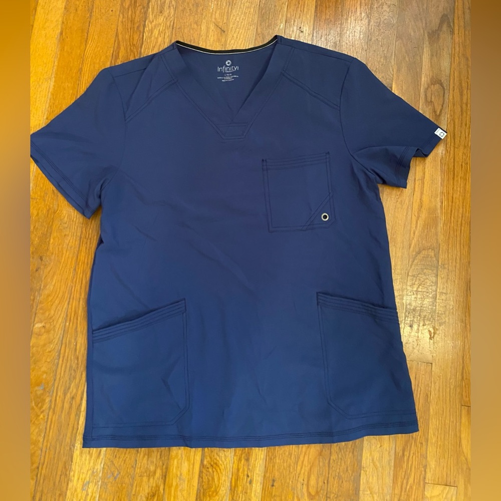 Cherokee Infinity Men’s V Neck Scrub Shirt - Size L